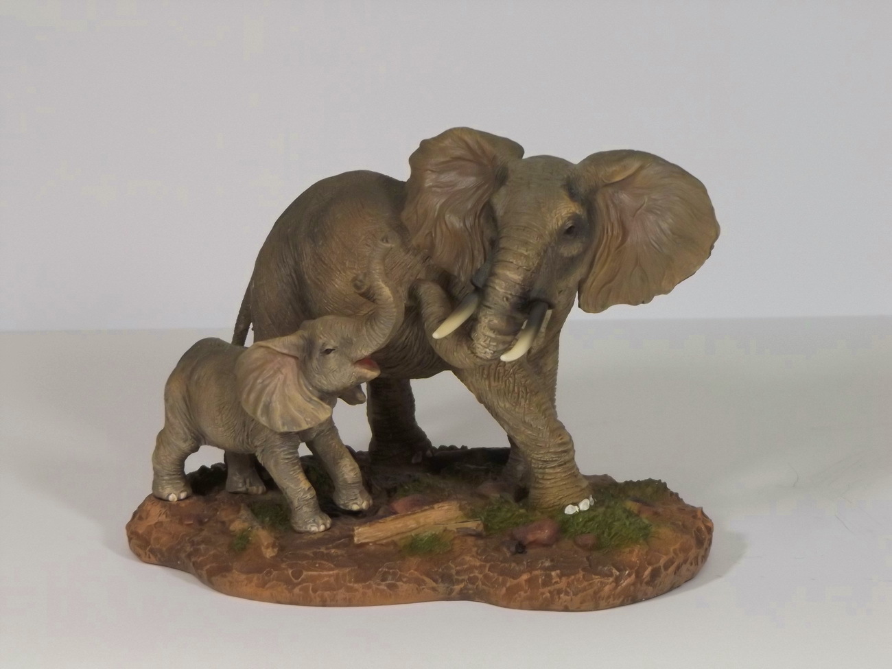 Elefanten Elefant auf Platte Skulptur Elefanten Deko Garten Tier Figur Afrika Statue 